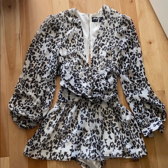 NWT Nasty Gal romper - Picture 5 of 8